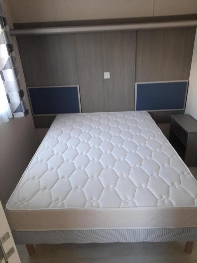 Le Mobile Home Le Victory Situe Au Camping Le Rio نو-سور-مير المظهر الخارجي الصورة
